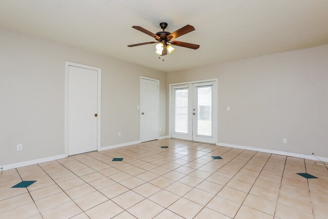 8612 Villa Nova St, Orlando, FL 32817 - photo 7