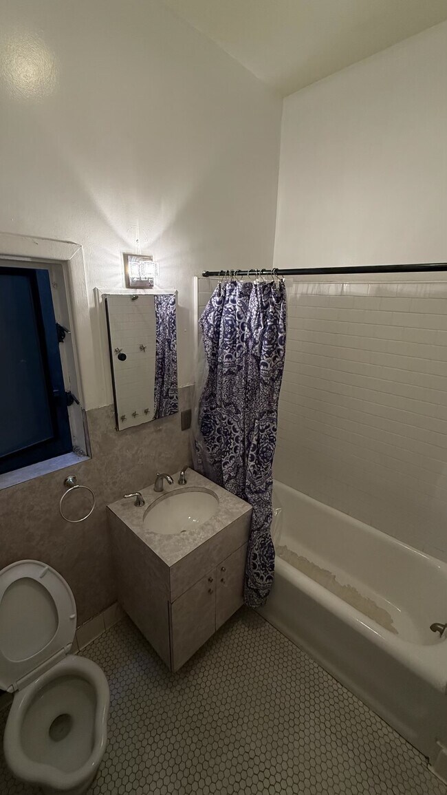 3109 W 6th St unit 8, Los Angeles, CA 90020 - photo 6