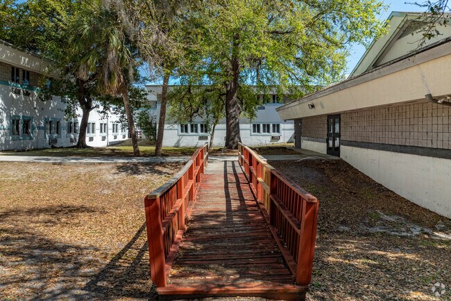 According to Niche, New Life Christian Academy has 96 students enrolled.