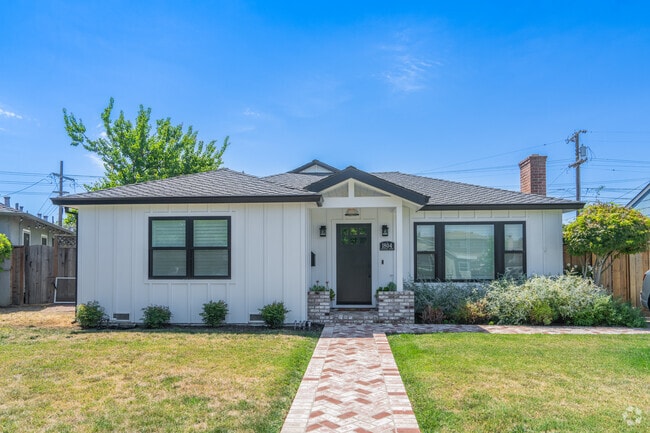 Discover ranch-style homes with simple, open layouts with a focus on single-story living.