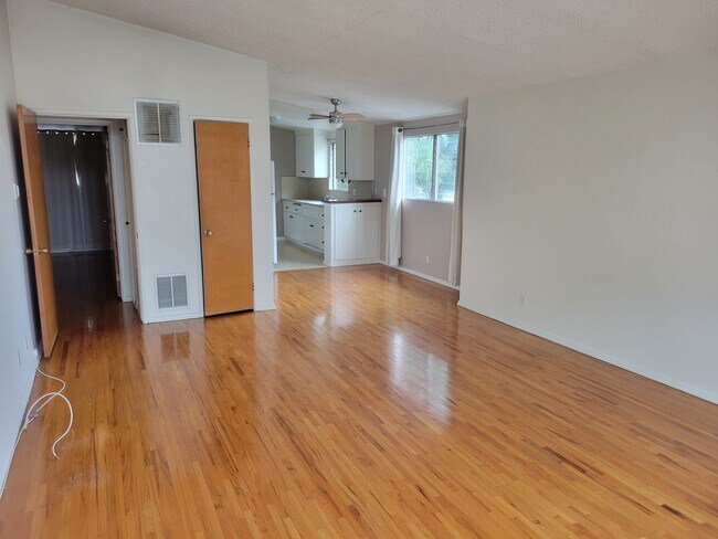 2318 10th St unit 2, Santa Monica, CA 90405 - photo 5