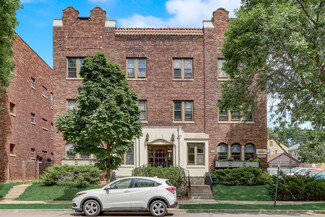4460 N Oakland Ave, Milwaukee, WI 53211
