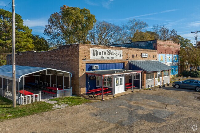 Main Street Restaurant offers a cozy spot for Southern fare in Ida-Hosston.