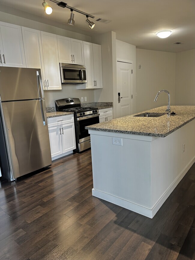 One Glover, Norwalk, CT 06850 - photo 4