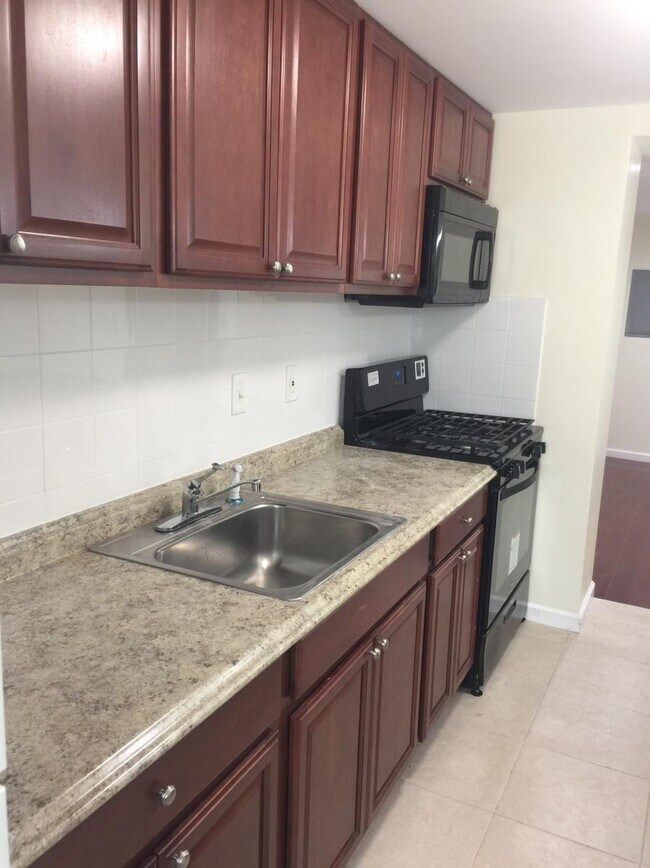 1129 Carpenter St unit 1st fl, Philadelphia, PA 19147 - photo 7