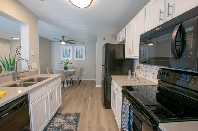 Park Edge Apartments, Lenexa, KS 66219 - photo 2