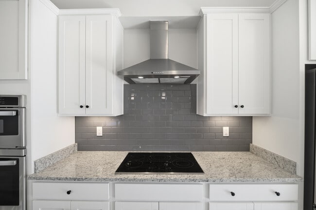 9683 Swallowtail Ln, Manassas, VA 20110 - photo 7