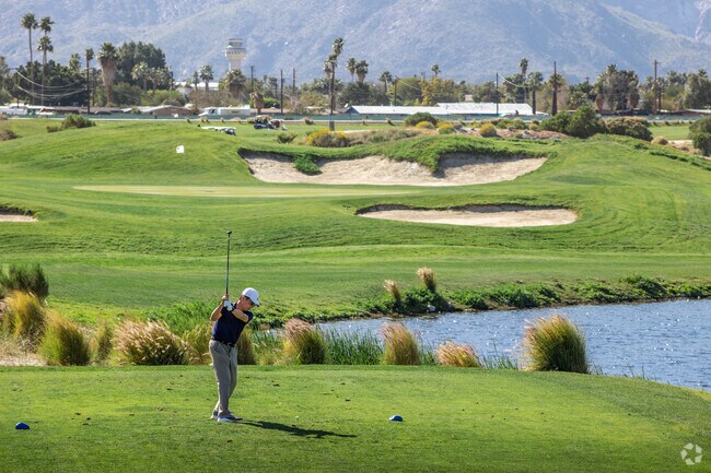 Oasis del Sol residents can play a round of golf at the nearby Cimarron Golf Resort.