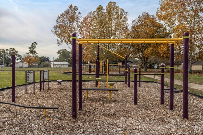 Mills North offers state-of-the-art outdoor workout equipment in its parks.