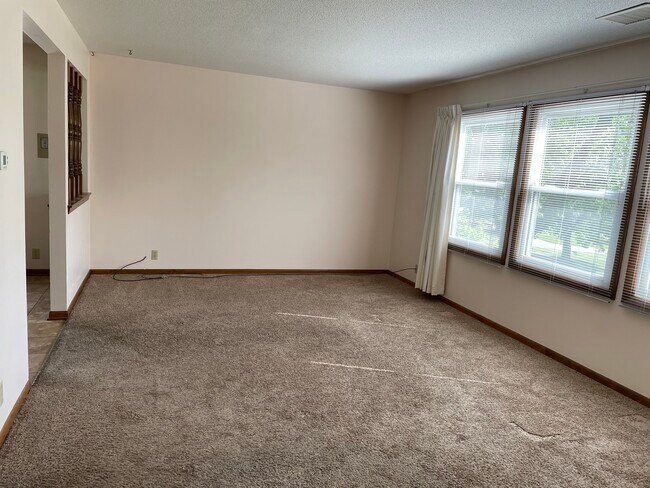 314 Church St unit 1, Audubon, IA 50025 - photo 4