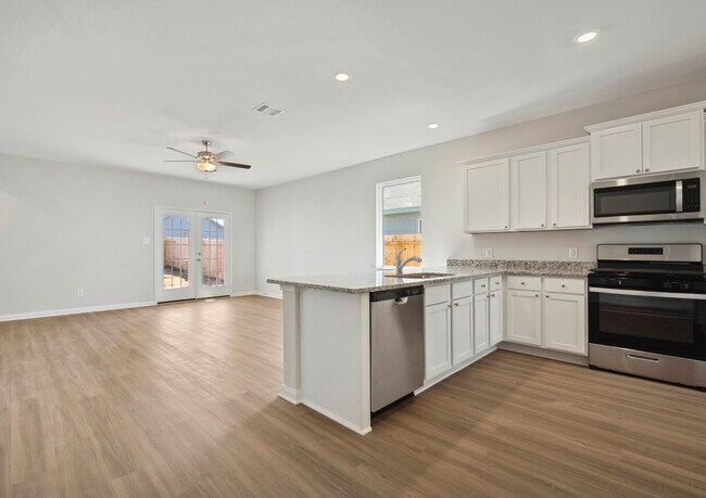 305 Fastboy Ln unit 37002042, Waller, TX 77484 - photo 3