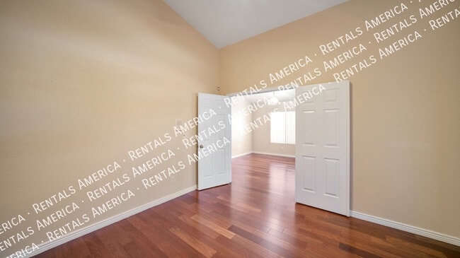 8186 E Smooth Sumac Ln, Tucson, AZ 85710 - photo 7