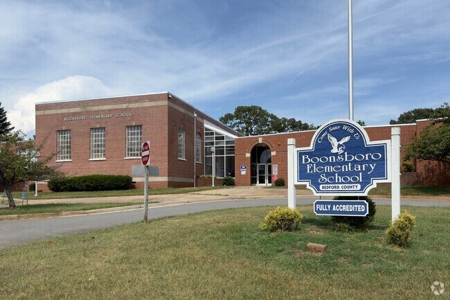 Boonsboro Elementary School welcomes students from the greater Lynchburg area.