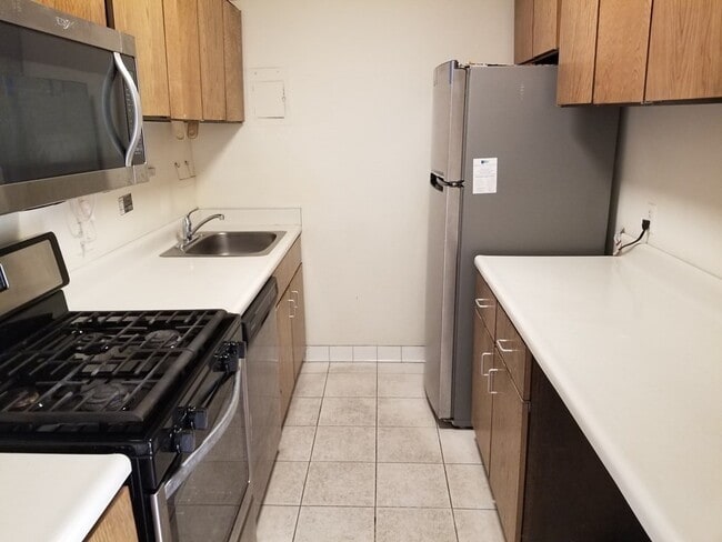 8 Juniper St unit 55U, Brookline, MA 02445 - photo 3