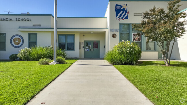 Providencia Elementary School has a Student Council, orchestra and other extracurriculars.