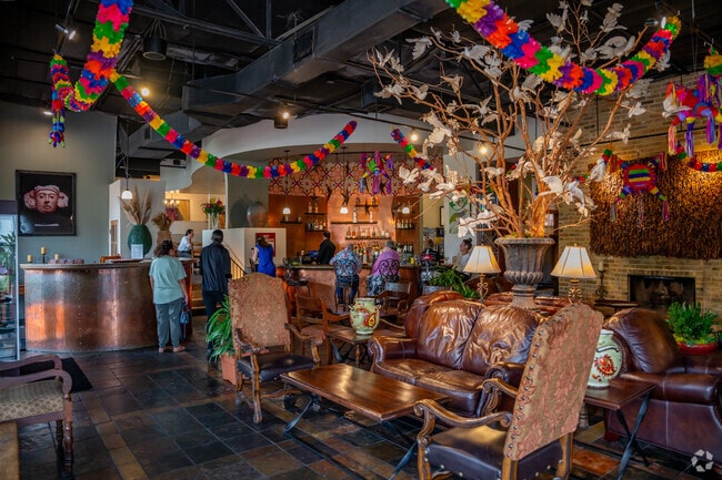 Alamo Heights combines outdoor eating with amazing restaurants.