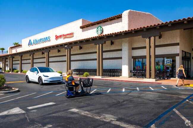 From farm-fresh vegetables to imported delicacies, Albertson in Racquet Club South has it all.