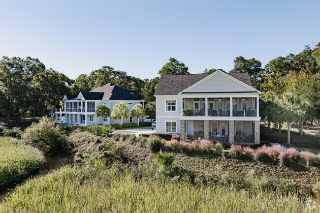 Find gorgeous homes with porches on the marsh at Hagley Estates in Georgetown.