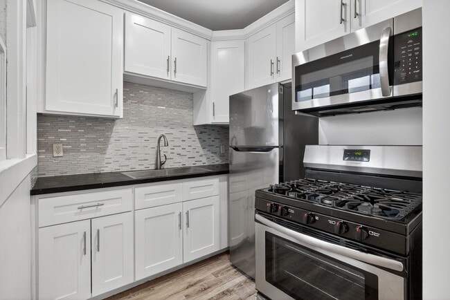 405 W 3rd St unit I, Long Beach, CA 90802 - photo 2