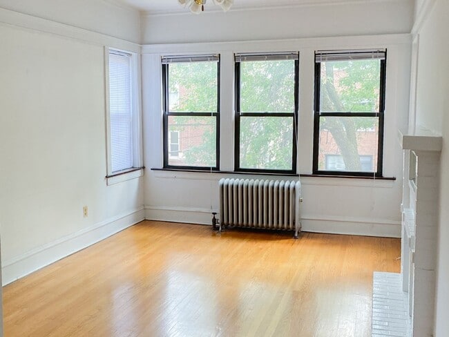 1448 W Cornelia Ave unit 2, Chicago, IL 60657 - photo 2