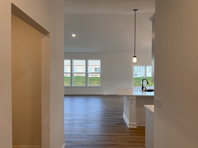 1719 5th St, Eldridge, IA 52748 - photo 6