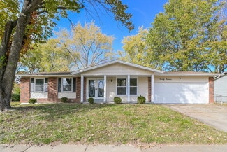 2014 Mantilla Ln, Florissant, MO 63031