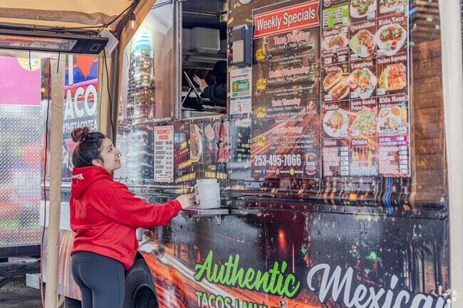 There are plenty of food trucks in Puyallup, so find exactly what you are craving.