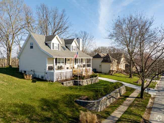Established single-family homes with large yards in the Gladstone neighborhood.