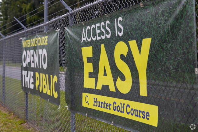 Residents in Leeds Gate-Colonial Village enjoy public access to the Hunter Golf Course.