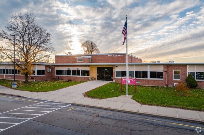 Wales Primary serves K-4 and earns a B-minus from Niche.