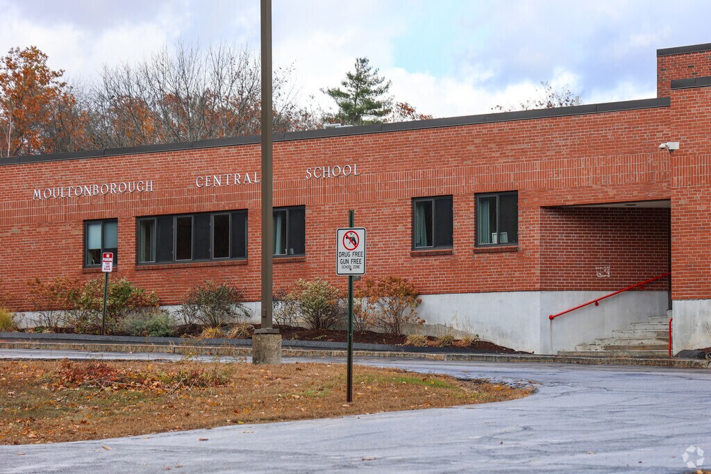 Moultonborough Central School is a welcoming, close-knit community school surrounded by the natural beauty of New Hampshire’s Lakes Region.