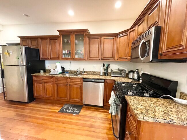 112 Hillside St unit 3, Roxbury Crossing, MA 02120 - photo 3