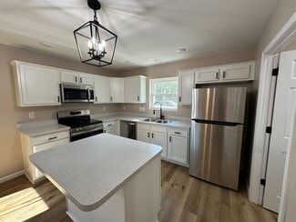 1663 7th Ave, Terre Haute, IN 47807