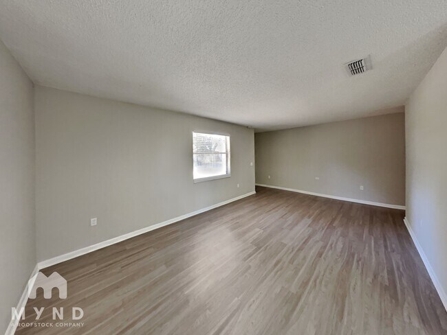 2030 Voltaire St, Lakeland, FL 33801 - photo 5