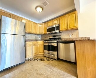 2122 43rd St Unit 1, Astoria, NY 11105