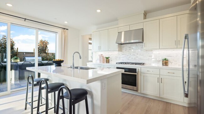 220 Junco unit 36037566, Irvine, CA 92618 - photo 6