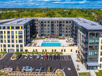 8530 W National Ave, West Allis, WI 53227