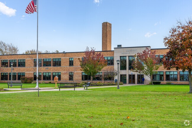 Amherst Middle School is conveniently located on Kings Highway in Snyder.