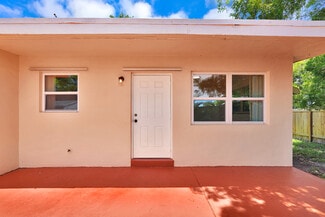 2435 Plunkett St, Hollywood, FL 33020