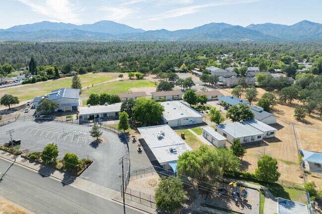 The student to teacher ratio at Gateway Educational Options is 21 to 1.