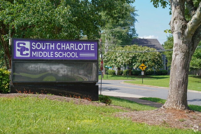SOUTH CHARLOTTE MIDDLE PHOTO 9