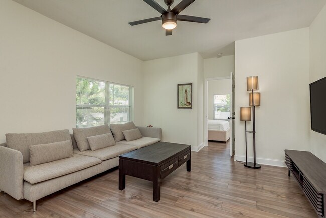 206 W Warren Ave unit ID1053150P, Tampa, FL 33602 - photo 3