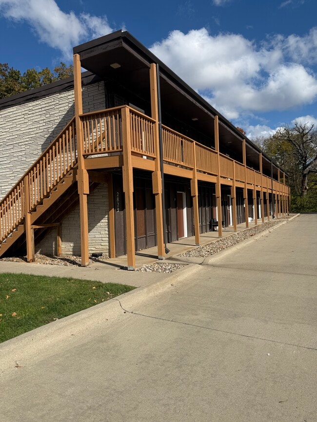 Douglas Oaks, Des Moines, IA 50310 - photo 7