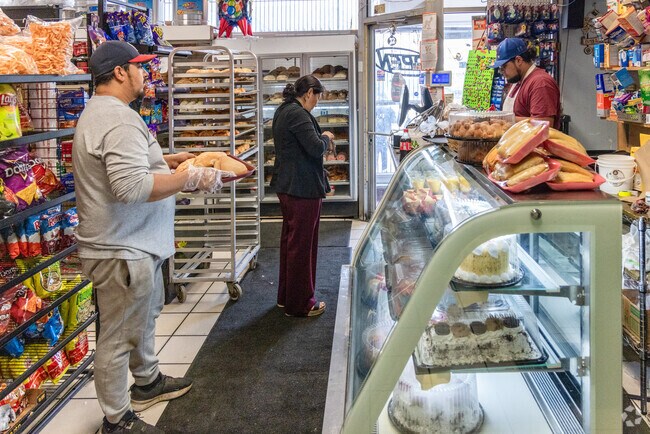Jenny’s Bakery Panaderia is a family-owned business located in the Oliver Gateway neighborhood.