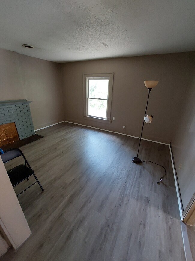 1242 S 5th St Unit 1242 half, Terre Haute, IN 47802