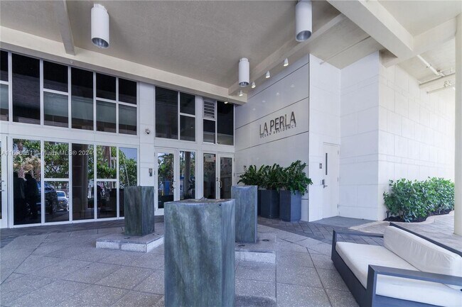 La Perla Ocean Residences, Sunny Isles Beach, FL 33160 - photo 2