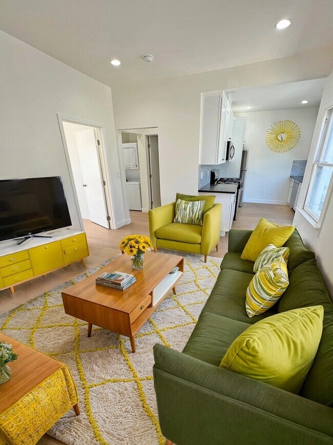 3919 1 2-31-2 Mont Clair St Unit 3919 1/2, Los Angeles, CA 90018