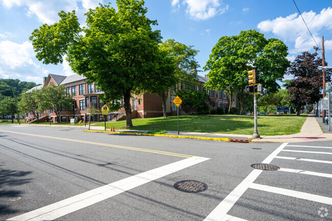 Kelly Elementary School is located in West Orange.