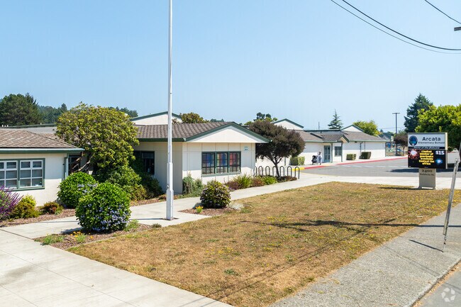 Arcata Elementary School is located in Arcata, California.