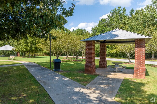 Enjoy a picnic lunch or dinner at the Georgia Welcome Center in Augusta's Westside.